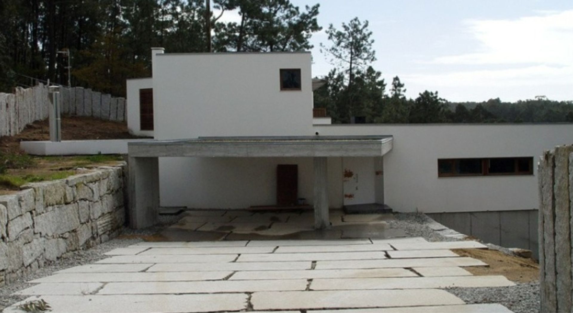 Arquitecto Villagarcía de Arousa vista entrada pavimento piedra